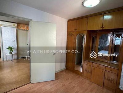 Lumpini Center Sukhumvit 77, Bangkok, Thailand Lumpini Center Sukhumvit 77, Bangkok, Thailand