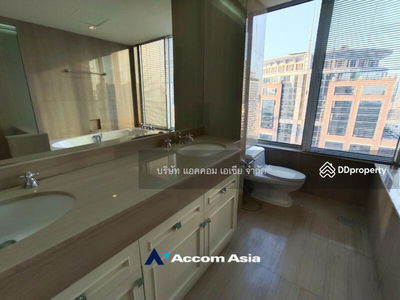 Langsuan Ville, Bangkok, Thailand Langsuan Ville, Bangkok, Thailand