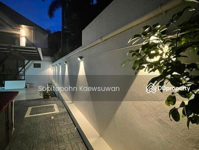 10110, Bangkok, Thailand 10110, Bangkok, Thailand