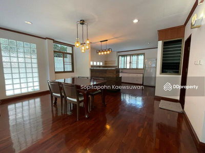 10110, Bangkok, Thailand 10110, Bangkok, Thailand