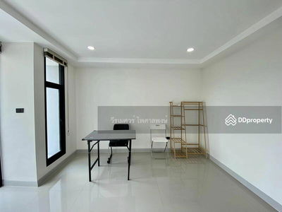 Home Office ready to move in, Bangkok, Thailand Home Office ready to move in, Bangkok, Thailand