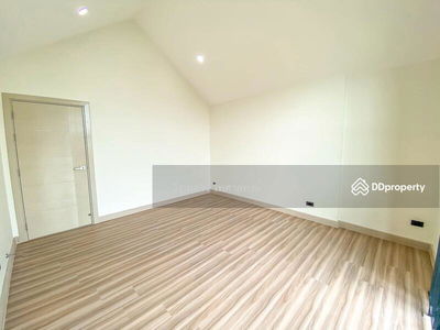 Home Office ready to move in, Bangkok, Thailand Home Office ready to move in, Bangkok, Thailand