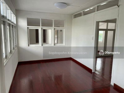 10110, Bangkok, Thailand 10110, Bangkok, Thailand