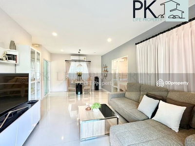 Gehäuse In Ban Ratsada, Thailand Gehäuse In Ban Ratsada, Thailand