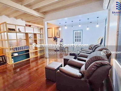 For rent, 2-story detached house, Sukhumvit Road, near BTS Nana 500 meters & Benjakit Park, Bangkok, Thailand For rent, 2-story detached house, Sukhumvit Road, near BTS Nana 500 meters & Benjakit Park, Bangkok, Thailand