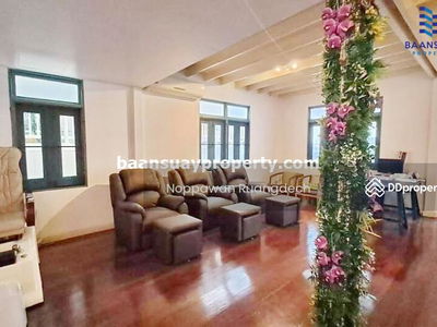 For rent, 2-story detached house, Sukhumvit Road, near BTS Nana 500 meters & Benjakit Park, Bangkok, Thailand For rent, 2-story detached house, Sukhumvit Road, near BTS Nana 500 meters & Benjakit Park, Bangkok, Thailand