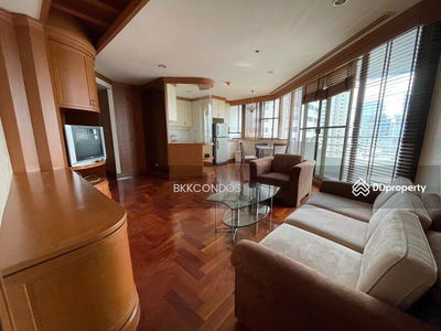 Lake Avenue Sukhumvit 16, Bangkok, Thailand Lake Avenue Sukhumvit 16, Bangkok, Thailand