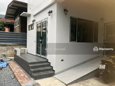 Single house, Bang Wa, Ratchaphruek Road, Bangkok, Thailand Single house, Bang Wa, Ratchaphruek Road, Bangkok, Thailand