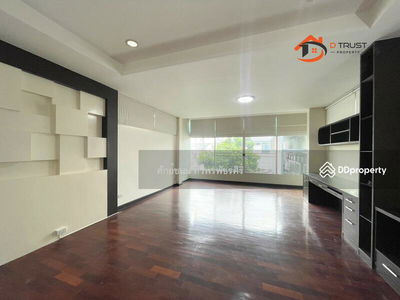 Lat Phrao 64, Intersection 7, Bangkok, Thailand Lat Phrao 64, Intersection 7, Bangkok, Thailand