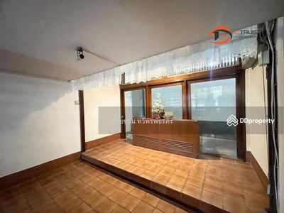 Lat Phrao 64, Intersection 7, Bangkok, Thailand Lat Phrao 64, Intersection 7, Bangkok, Thailand