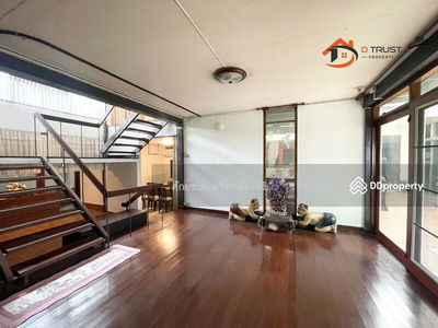 Lat Phrao 64, Intersection 7, Bangkok, Thailand Lat Phrao 64, Intersection 7, Bangkok, Thailand