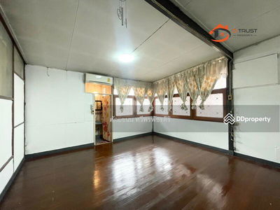 Lat Phrao 64, Intersection 7, Bangkok, Thailand Lat Phrao 64, Intersection 7, Bangkok, Thailand