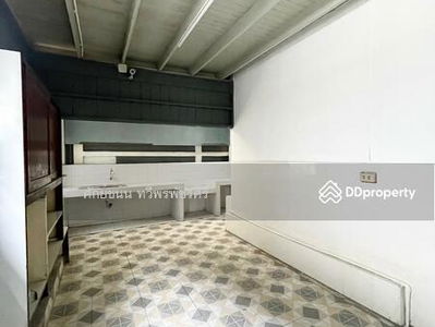 Lat Phrao 64, Intersection 7, Bangkok, Thailand Lat Phrao 64, Intersection 7, Bangkok, Thailand