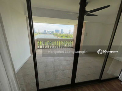 Asoke Towers, Bangkok, Thailand Asoke Towers, Bangkok, Thailand