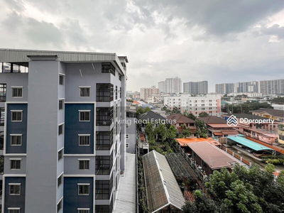 Chewathai Pinklao, Bangkok, Thailand Chewathai Pinklao, Bangkok, Thailand