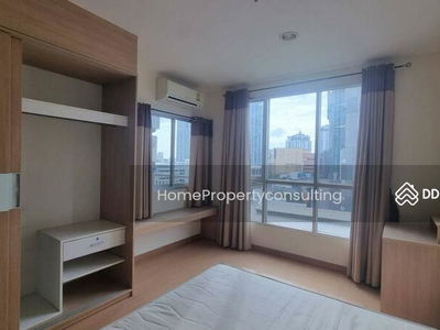 Life @ Sukhumvit 65, Bangkok, Thailand Life @ Sukhumvit 65, Bangkok, Thailand