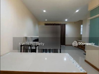 Golden Town Onnut-Pattanakarn, Bangkok, Thailand Golden Town Onnut-Pattanakarn, Bangkok, Thailand