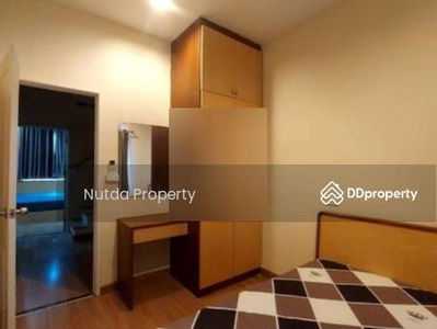 Golden Town Onnut-Pattanakarn, Bangkok, Thailand Golden Town Onnut-Pattanakarn, Bangkok, Thailand