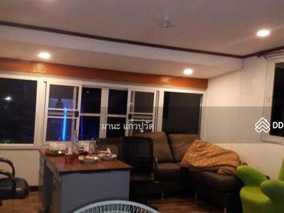 Gehäuse In Bang Len, Thailand Gehäuse In Bang Len, Thailand