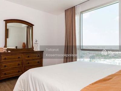 Thru Thonglor, Bangkok, Thailand Thru Thonglor, Bangkok, Thailand