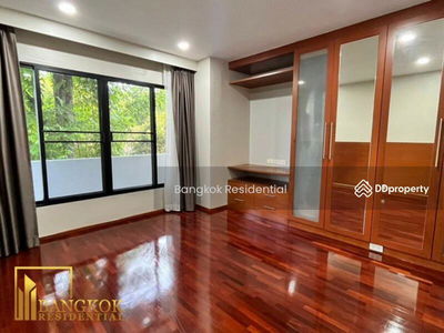 Yenakart Garden, Bangkok, Thailand Yenakart Garden, Bangkok, Thailand