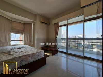 Royal Castle Sukhumvit, Bangkok, Thailand Royal Castle Sukhumvit, Bangkok, Thailand