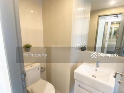 Life Ratchadapisek, Bangkok, Thailand Life Ratchadapisek, Bangkok, Thailand