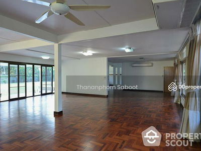 Spacious 3-Bedroom House, Bangkok, Thailand Spacious 3-Bedroom House, Bangkok, Thailand