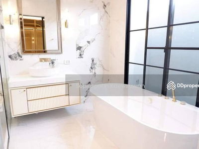 Nantawan Rama 9 New Krungthepkreetha, Bangkok, Thailand Nantawan Rama 9 New Krungthepkreetha, Bangkok, Thailand