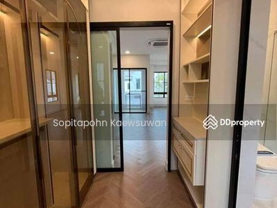 Nantawan Rama 9 New Krungthepkreetha, Bangkok, Thailand Nantawan Rama 9 New Krungthepkreetha, Bangkok, Thailand