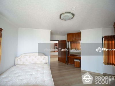 Sathorn Gardens, Bangkok, Thailand Sathorn Gardens, Bangkok, Thailand