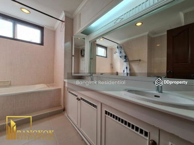 Charan Tower (Charan Tower), Bangkok, Thailand Charan Tower (Charan Tower), Bangkok, Thailand