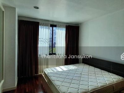 Ficus Lane, Bangkok, Thailand Ficus Lane, Bangkok, Thailand