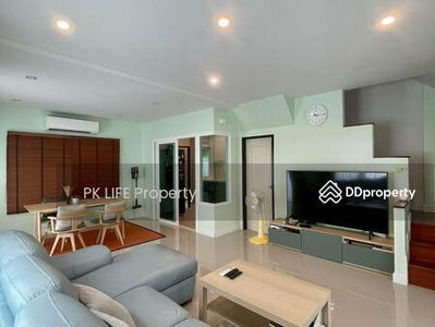 Housing in Ban Ratsada, Thailand Housing in Ban Ratsada, Thailand