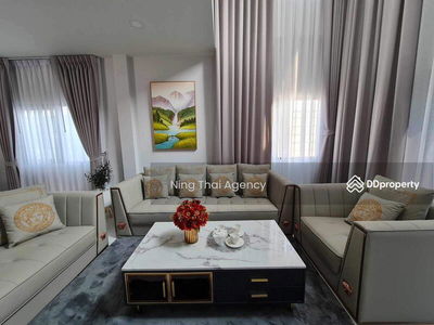 The City Sukhumvit-Bangna, Bangkok, Thailand The City Sukhumvit-Bangna, Bangkok, Thailand