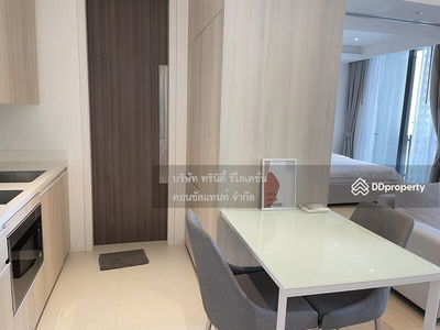 Circle Sukhumvit 11, Bangkok, Thailand Circle Sukhumvit 11, Bangkok, Thailand