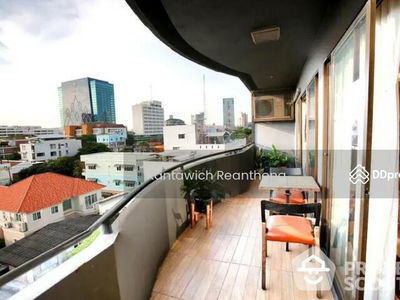 Phasuk Place, Bangkok, Thailand Phasuk Place, Bangkok, Thailand