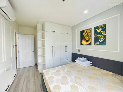 The Monarchy, Vietnam  The Monarchy, Vietnam