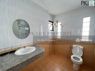 Gehäuse In Kathu, Thailand Gehäuse In Kathu, Thailand