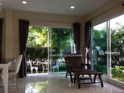 Life Bangkok Boulevard Wongwaen-Rama 9, Bangkok, Thailand Life Bangkok Boulevard Wongwaen-Rama 9, Bangkok, Thailand