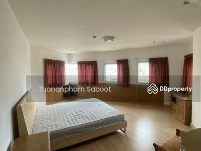 P.W.T. Mansion, Bangkok, Thailand P.W.T. Mansion, Bangkok, Thailand