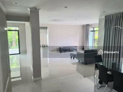 The Palm Pattanakarn, Bangkok, Thailand The Palm Pattanakarn, Bangkok, Thailand