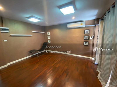 Phattanakarn 44, Bangkok, Thailand Phattanakarn 44, Bangkok, Thailand