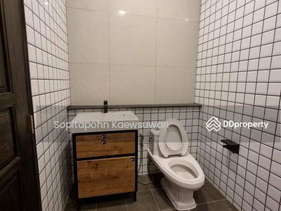 10260, Bangkok, Thailand 10260, Bangkok, Thailand