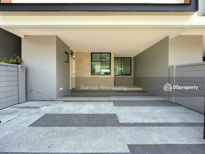 Nirvana Define Rama 9, Bangkok, Thailand Nirvana Define Rama 9, Bangkok, Thailand