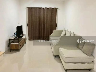 Gehäuse In Ban Ratsada, Thailand Gehäuse In Ban Ratsada, Thailand