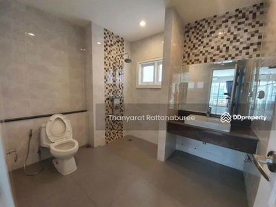 The Master @BTS Udomsuk, Bangkok, Thailand The Master @BTS Udomsuk, Bangkok, Thailand