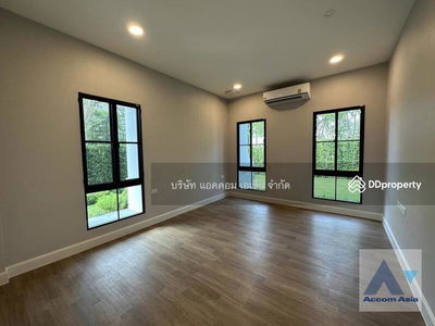 Nantawan Rama 9 New Krungthepkreetha, Bangkok, Thailand Nantawan Rama 9 New Krungthepkreetha, Bangkok, Thailand