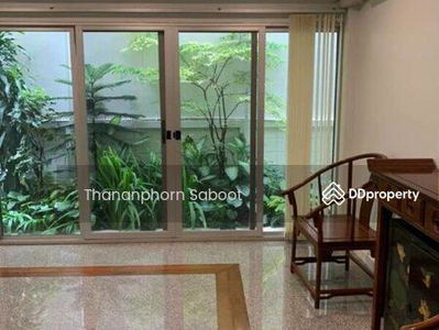 Spacious 3-Bedroom House, Bangkok, Thailand Spacious 3-Bedroom House, Bangkok, Thailand