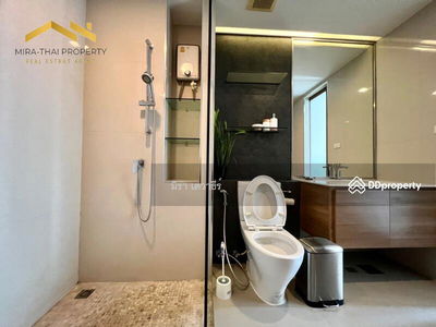 Green Lake Sriracha, Chon Buri, Thailand Green Lake Sriracha, Chon Buri, Thailand